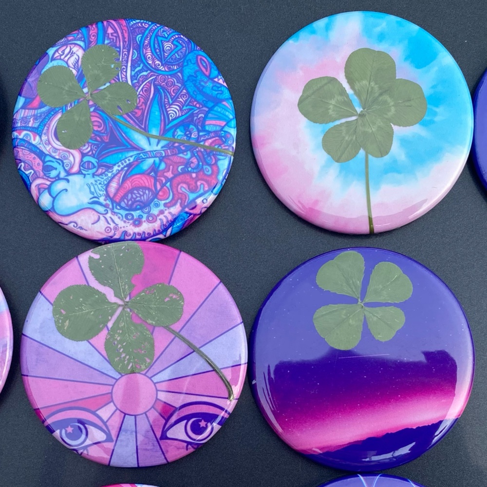 Genuine Four Leaf / Five Leaf Clover Buttons